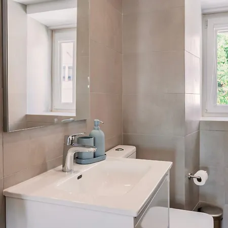 3bdr In Graca By Lovelystay Daire *