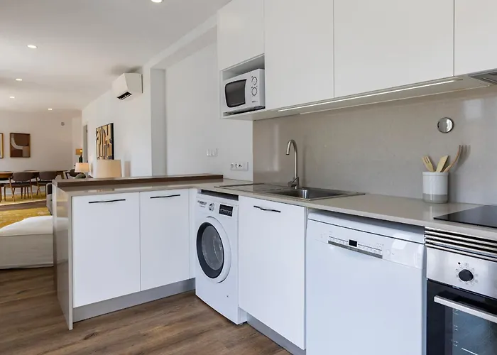 아파트 3bdr In Graca By Lovelystay