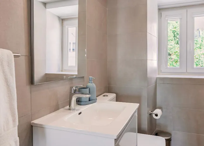 3bdr In Graca By Lovelystay 아파트 *