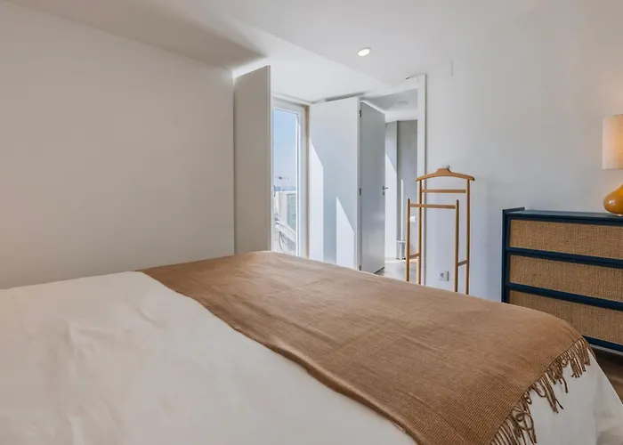 아파트 3bdr In Graca By Lovelystay 리스본